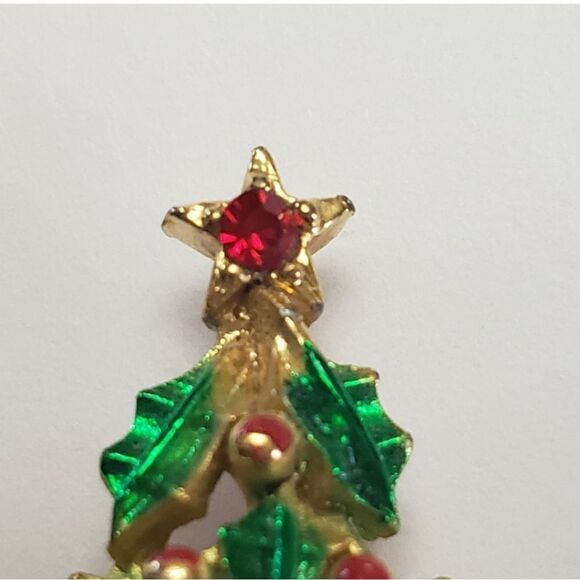 VINTAGE JJ JONETTE SIGNED Holly Leaf Christmas Tree Brooch Pin Collectible - Picture 4 of 8